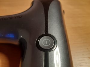 Renpho(レンフォ)ポケットハンディガンの電源ボタン